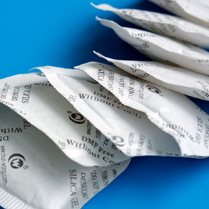 Silica gel desiccant 1/2/3/5/6/8g small packets of desiccant for clothing, shoes, <b>hats</b>, and bags. - Product Image 1