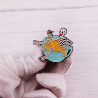 Offre Spéciale septembre nouveaux modèles Halloween Grimace épingles en émail mort squelette tasse à café émail doux épinglette