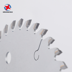 <span class=keywords><strong>Lame</strong></span> de scie circulaire TCT 140 mm 40 dents ATB pour le travail du bois, idéale pour couper le hêtre, le bouleau et autres bois durs – Fabrication OEM/ODM - Product Image 2