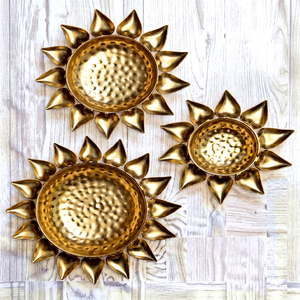 Juego de 3 Portavelas de Latón Dorado con Diseño de Girasol, Soporte Redondo Martillado para Velas de Té, Decoración para el Hogar - Product Image 2