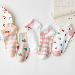 Women's Ankle Socks Strawberry Pattern Breathable Sweat Absorbing Casual Style Boat Socks For Spring Summer - Product Image 5