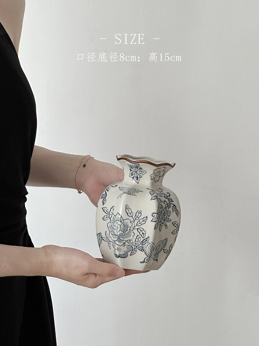 Retro diffuse butterfly [small size]]