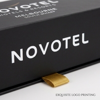 Boîte cadeau portable haut de gamme personnalisée pour bijoux avec doublure en éponge, fermeture magnétique, emballage carton et boîte de rangement pour vin rouge et parfum