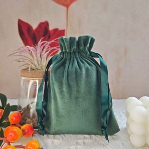 Super Soft Dark Green Velvet Custom Logo Bracelet Necklace Gift Jewellery Velvet <b>Dust</b> Packaging Pouch Jewelry Drawstring <b>Bag</b> - Product Image 1