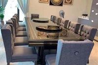 Table italienne légère et luxueuse en marbre Table de repas longue et moderne Meubles de restaurant avec garniture en acier inoxydable Table à manger personnalisée