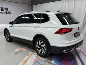 Volkswagen <span class=keywords><strong>Tiguan</strong></span> L 280TSI 2WD Trend Limited Edition d'occasion 2023 - Product Image 4