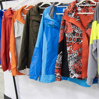 Vêtements d'occasion importés en gros : Jeans, Hauts de mode pour femmes, Vêtements de seconde main, Vêtements d'occasion de qualité supérieure, Mélange premium