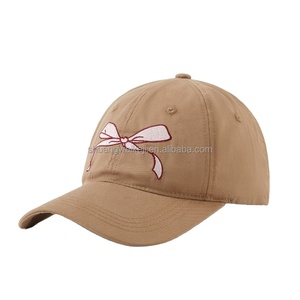 Casquettes de baseball ajustables en satin doublé pour camionneurs, avec boucles de ceinture métalliques et visière courte, vente en gros - Product Image 1