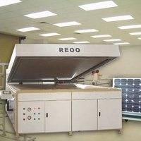 Machine de laminage de panneaux solaires semi-automatique à vente chaude pour l'encapsulation des panneaux solaires
