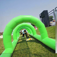 Vente en gros PVC Compétition commerciale extérieure Jeu de course gonflable Quatre obstacles Sports d'équipe Piste de course gonflable
