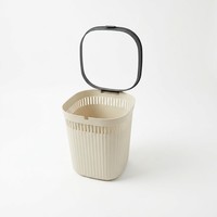Poubelle en plastique à bandes verticales creuses, poubelle imitation rotin avec anneau de transport pour la maison, la salle de bain, la cuisine