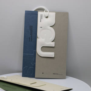 カスタム ファッション デザイン ロゴ ブランド名 立体 プレス加工 高品質 高級 衣類タグ 下げ札 - Product Image 6