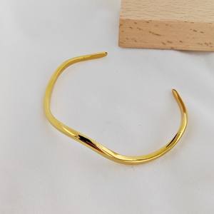 カスタムジュエリーミニマリスト18k金メッキステンレススチール女性用ヨーロッパスタイルバングルシンプルカフファッションブレスレット - Product Image 4