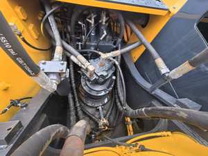 Excavatrice Hyundai 220Lc-9S d'occasion 100% originale, 22 tonnes, moteur et boîte de vitesses robustes, capacité de la benne de 1 m³, en vente - Product Image 6