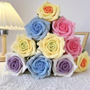 2025 Crochet fleur artificielle Rose plante fleur bouquet Valentine cadeau décoration de mariage à la main <span class=keywords><strong>tige</strong></span> rose petite fleur rose - Product Image 1