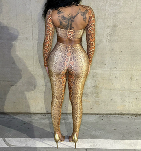 Viviblook J25ST344 Conjunto Casual de Otoño para Mujer, Estampado de Serpiente, Top Corto de Manga Larga, Pantalones Ajustados, Conjunto de Dos Piezas - Product Image 2