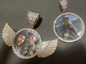 Colgante personalizado de latón con forma redonda y borde de circonia cúbica, collar con foto personalizada, regalo de memoria con imagen personalizada - Product Image 2