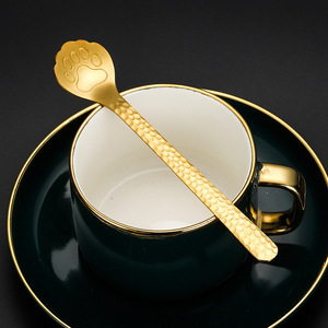 ช้อนรูปอุ้งเท้าแมวแบบตอกลาย ทำจากสแตนเลส 304 ช้อนกลวงสำหรับของหวานและกาแฟ ใช้ซ้ำได้ ดีไซน์การ์ตูน - Product Image 4