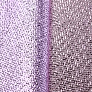 Échantillon gratuit de tissu synthétique <span class=keywords><strong>en</strong></span> similicuir à motif de tissage gaufré <span class=keywords><strong>en</strong></span> PU imperméable avec film pour la fabrication de dessus de chaussure - Product Image 3