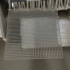 Panneaux de pont galvanisés avec maille soudée à trous carrés pour la construction, panneaux de clôture pour porcs - Product Image 2