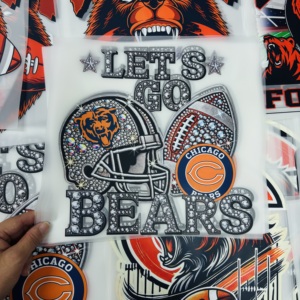 Custom <span class=keywords><strong>Chicago</strong></span> Football BEARS Dtf Transfer Plasticsol Diseño de transferencia de calor logo Vinilo Se puede usar Transferencia de hierro para ropa - Product Image 5