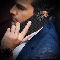 Nouvelle coque de téléphone de luxe en fibre d'aramide Slim Fit véritable étui en fibre de carbone pour iPhone 16
