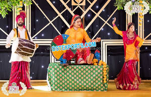 Estatuas de Fibra de Vidrio con Temática Cultural Punjabi, Último Modelo para Escenarios de Mehndi, Ligeras, Tamaño Personalizado, Decoración - Product Image 4