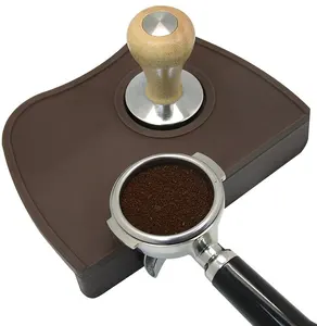 Il pad protettivo per desktop con pad angolare per caffè spot di vendita caldo di Amazon può essere personalizzato accessori per caffè con pad in silicone 2D/3D