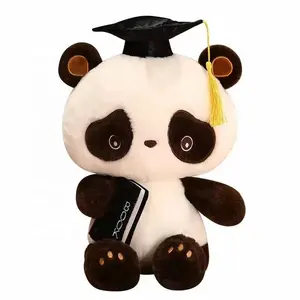 맞춤형 졸업 시즌 선물 귀여운 20cm 박제 동물 장난감 봉제 팬더 장난감 학생용