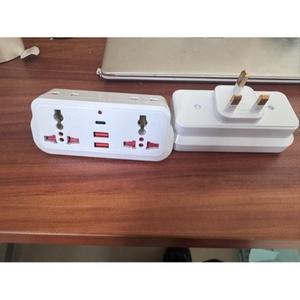 Cargador de Pared USB Multifunción con Enchufe Británico de 4 Pines y 5 Orificios, con Interruptor, Carga Rápida para Tablet, Material Plástico - Product Image 2