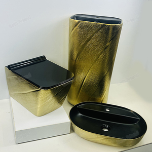 Set Moderno di Lavabo e WC a Doppio Scarico con Design a Motivo Oro su Nero, Montaggio a Parete, Stile Russo di Alta Gamma - Product Image 2
