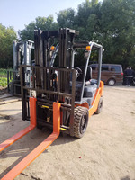 Chariot élévateur japonais de 3 tonnes, bonne maniabilité, démarrage et arrêt fluides, réponse rapide, faible consommation de carburant, stable sous charges lourdes