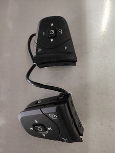 Le bouton de commutation multifonction au volant 32266342 32266343 convient à <span class=keywords><strong>Volvo</strong></span> XC60/XC90/S90/<span class=keywords><strong>V90</strong></span>/S60/V60 - Product Image 6