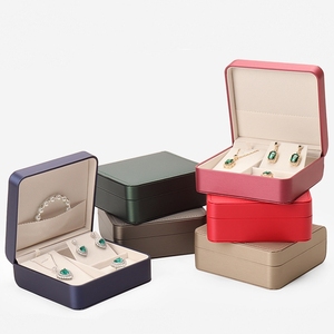 Estuche de Joyería de Tres Piezas al por Mayor, Diseño Redondeado, Estuche de Joyería de Cuero, Exquisito Mini Estuche de Joyería - Product Image 1