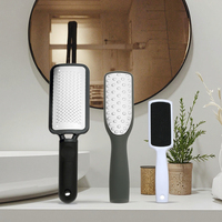 Ensemble de 12 outils de pédicure pour les pieds, lime à pieds en acier inoxydable, râpe à pieds durable, poignée en plastique portable, outil de gommage pour les pieds, soin des pieds
