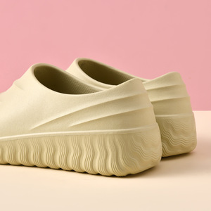 Sandales compensées pour femmes, couleur kaki, talon de 4 cm, antidérapantes, imperméables, résistantes à l'huile, confortables et souples, idéales pour le personnel de cuisine - Product Image 4
