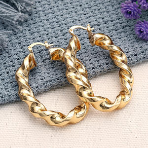 Boucles d'oreilles créoles en or E4438 pour femmes, bijoux classiques pour tous les jours, boucles d'oreilles fines plaquées or 18 carats - Product Image 6