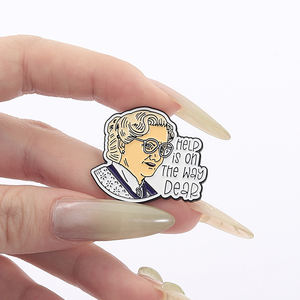 Sming Pins HELP IS on the WAY, alfileres esmaltados, broches <span class=keywords><strong>de</strong></span> película <span class=keywords><strong>de</strong></span> comedia, insignia, Pin <span class=keywords><strong>de</strong></span> solapa para mochila, accesorios <span class=keywords><strong>de</strong></span> ropa, joyerí<span class=keywords><strong>a</strong></span> divertida - Product Image 1