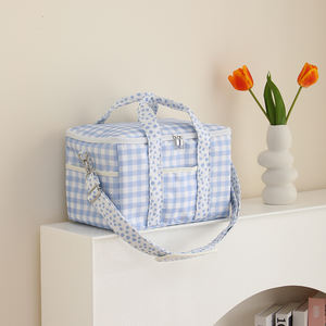 Borsa Frigo Personalizzata a Quadretti per Spiaggia e Piscina, Morbida e Portatile per Snack e Bevande - Product Image 6