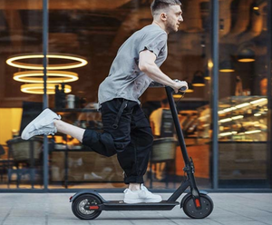 Nuevo Patinete Eléctrico Plegable con Batería de Litio, Motor sin Escobillas, Impermeable, de Aluminio, para Adultos y Niños, Modelo YK MR-3, Diseño Plegable, Compacto para un Fácil Almacenamiento - Product Image 3