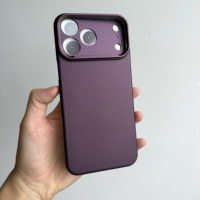 Étui magnétique ultra fin à motif carbone pour iPhone 18 Pro Max avec cadre de caméra en métal surélevé, coque anti-rayures ajustée