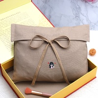 Enveloppe réutilisable en coton et lin marron imprimé de logo personnalisé Sac à main Sac à poussière Écharpe solide T-shirt Rangement des vêtements Pochette en mousseline
