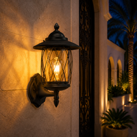 Lanterne murale extérieure classique avec cadre en treillis diamanté pour l'éclairage des jardins de villas