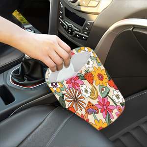 Accesorio Elegante y Funcional para el Interior del Automóvil: Portapañuelos Colgante con un Atractivo Estampado Floral - Product Image 6