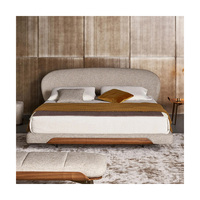 Lit en tissu italien Villa minimaliste italienne de design Chambre double principale Lits en bois et cuir de style antique