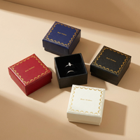 Emballage de bijoux haut de gamme en gros d'usine avec couvercle carré texturé et estampage à chaud pour colliers, bracelets et pendentifs