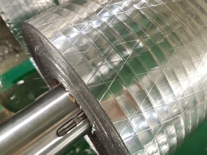 Feuille d'aluminium renforcée <span class=keywords><strong>de</strong></span> haute qualité utilisée comme matériau <span class=keywords><strong>auxiliaire</strong></span> pour l'isolation et la préservation thermique <span class=keywords><strong>de</strong></span> la bande <span class=keywords><strong>de</strong></span> butyl - Product Image 5