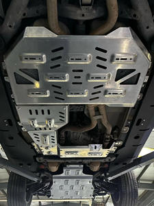 Nouveaux produits pour <span class=keywords><strong>Cayenne</strong></span> 955 Pièces de rechange tout-terrain Pare-chocs avant en acier au carbone Garde-châssis en magnalium Porte-bagages de toit - Product Image 6