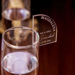 Étiquettes nominatives personnalisées en acrylique gravées au laser, breloques de vin DIY pour faveurs de mariage, décorations de table, marque-places, numéros, faible MOQ, pour boissons - Product Image 2