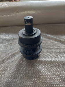 Rouleau supérieur compatible pour excavatrices Komatsu PC210-6, PC270, PC300-1, PC220, PC400-1, PC350-8, PC250, PC280, PC340, PC360-7 - Product Image 5
